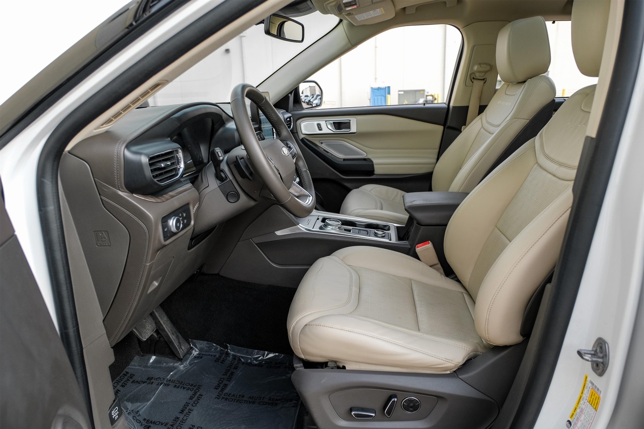 Ford Explorer Vehicle Main Gallery Image 04