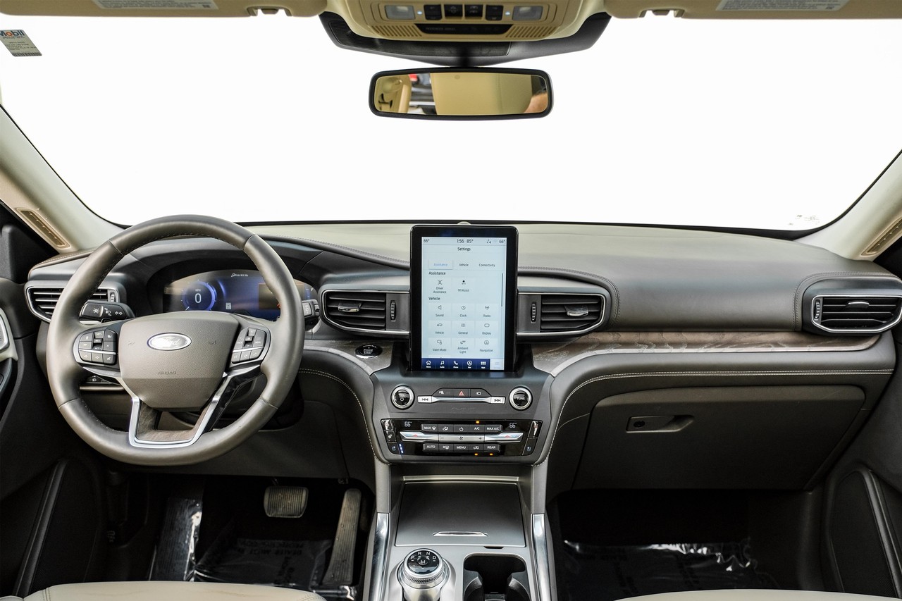 Ford Explorer Vehicle Main Gallery Image 15