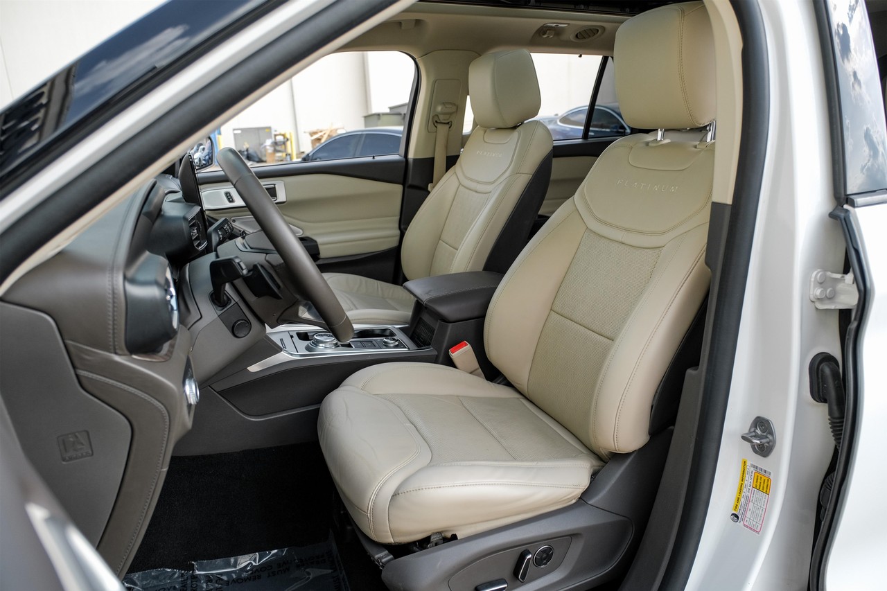 Ford Explorer Vehicle Main Gallery Image 31