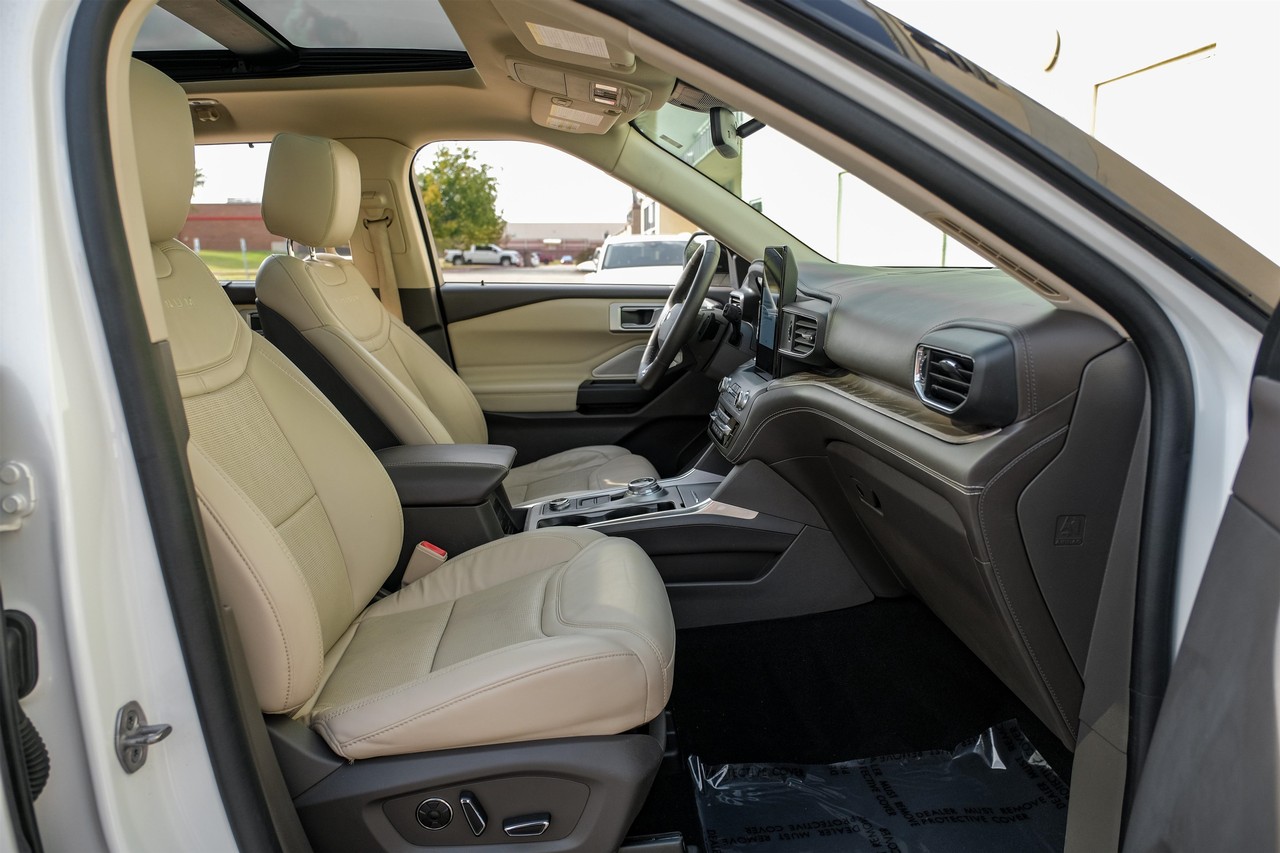 Ford Explorer Vehicle Main Gallery Image 33