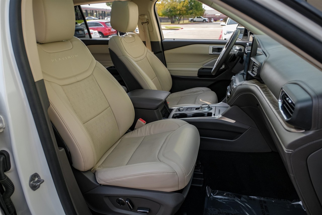 Ford Explorer Vehicle Main Gallery Image 34