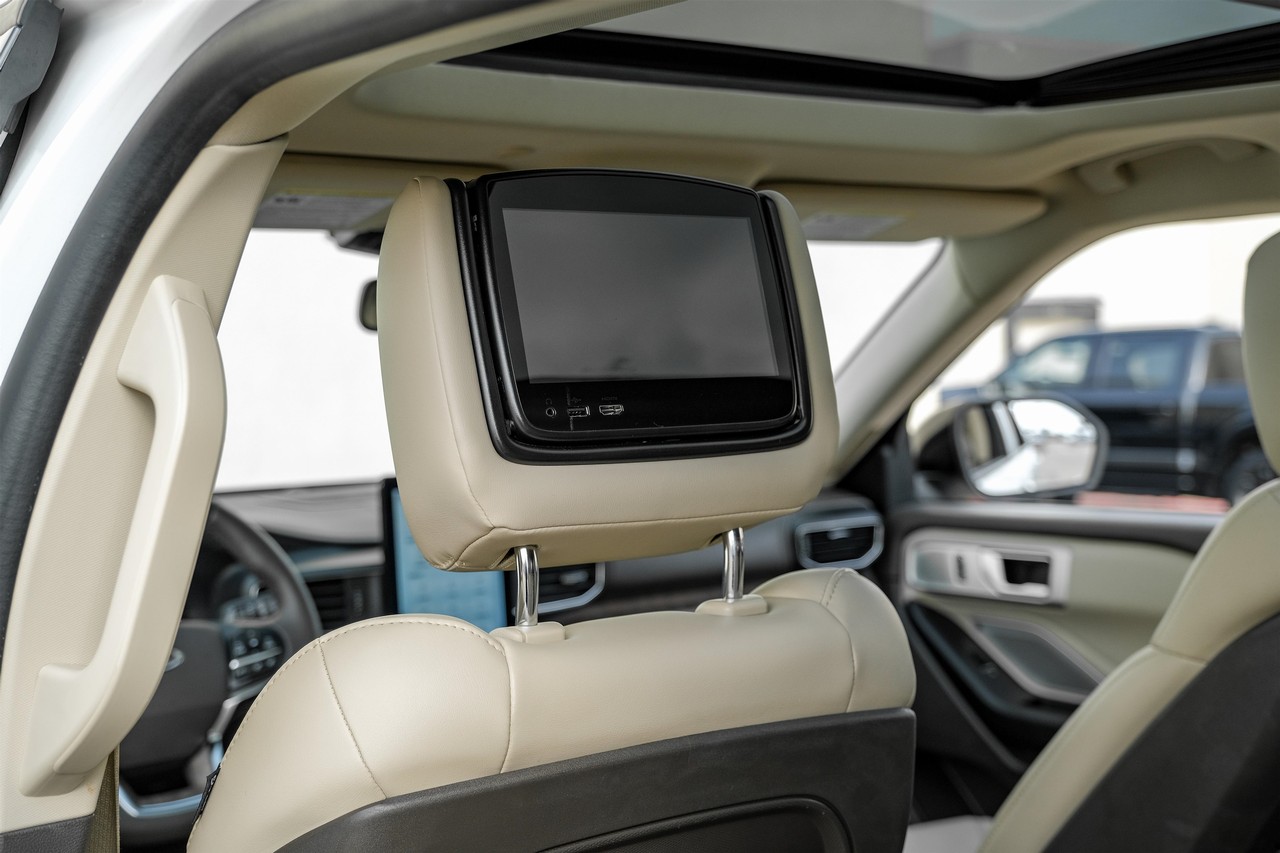 Ford Explorer Vehicle Main Gallery Image 39