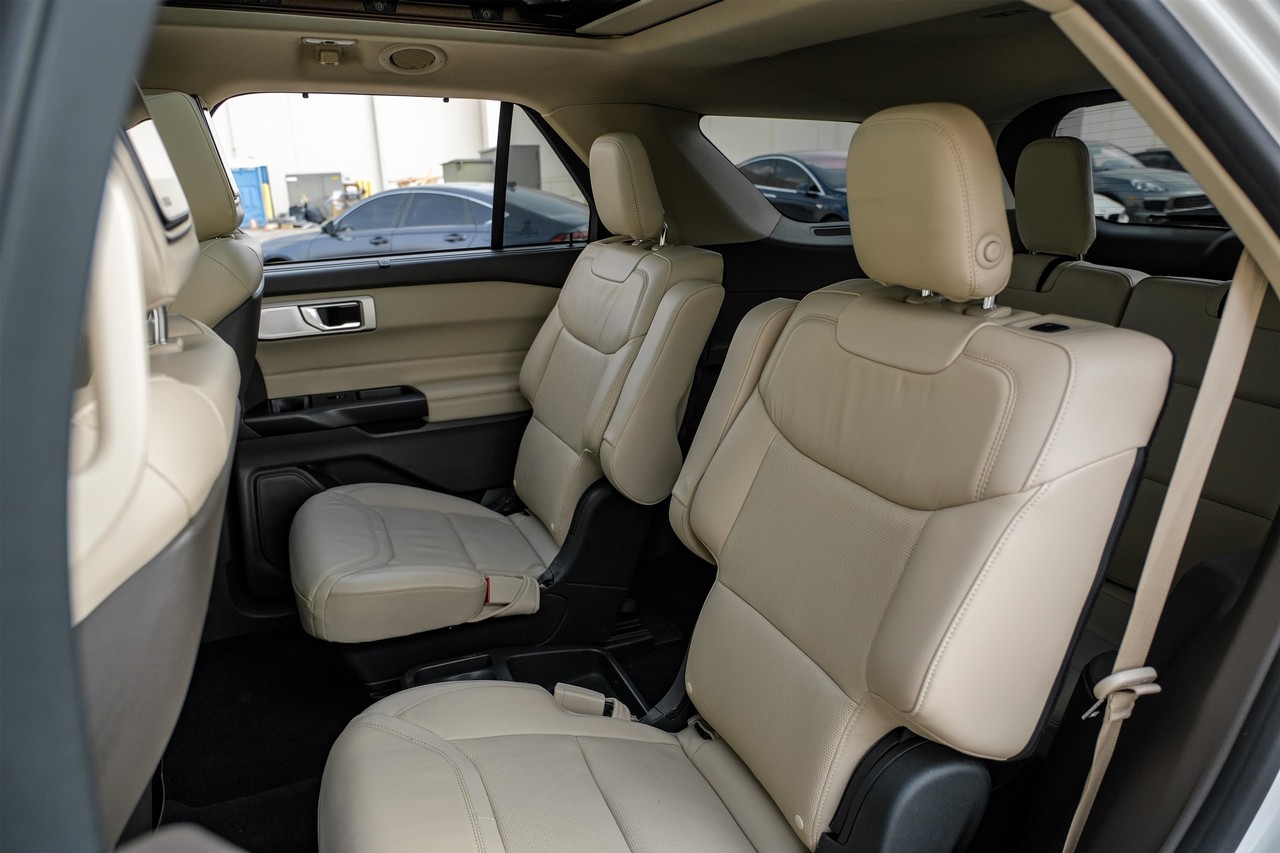 Ford Explorer Vehicle Main Gallery Image 41