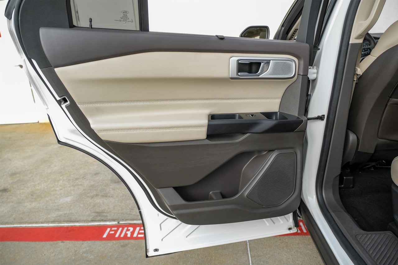 Ford Explorer Vehicle Main Gallery Image 48