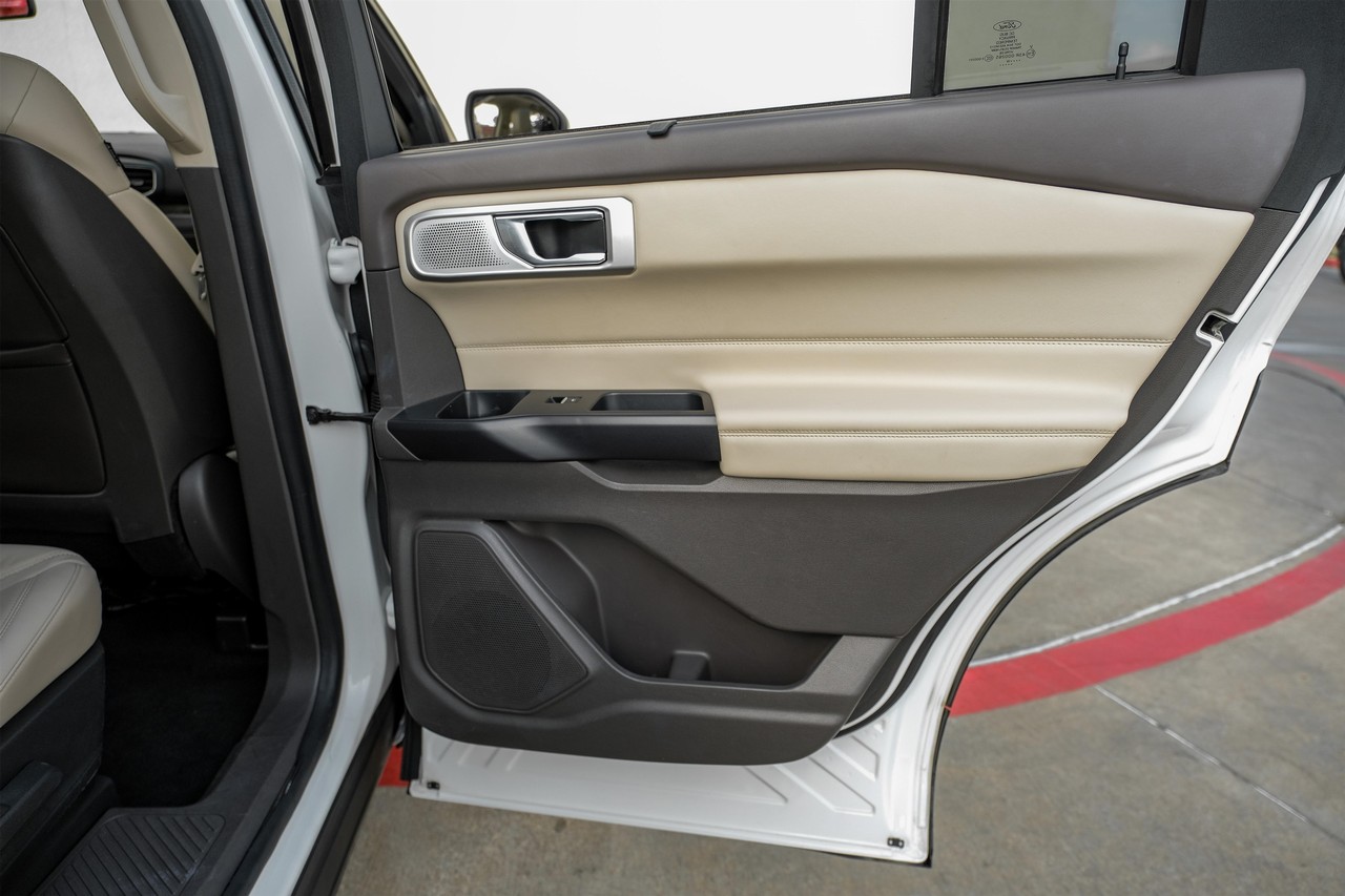 Ford Explorer Vehicle Main Gallery Image 49