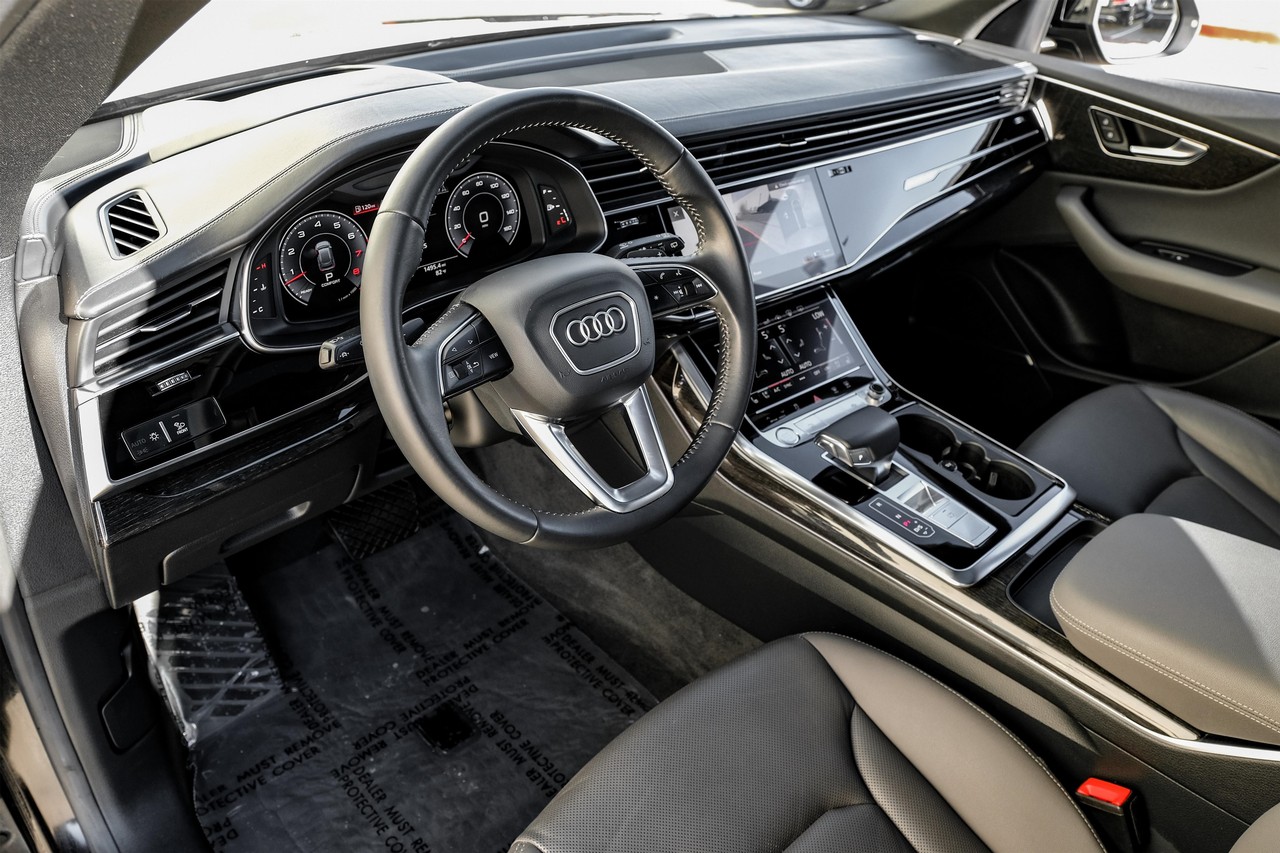 Audi Q8 Vehicle Main Gallery Image 03