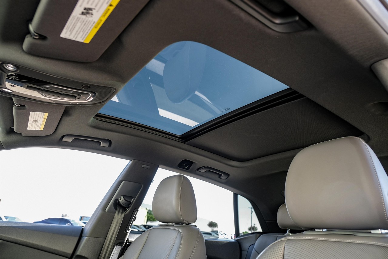 Audi Q8 Vehicle Main Gallery Image 05