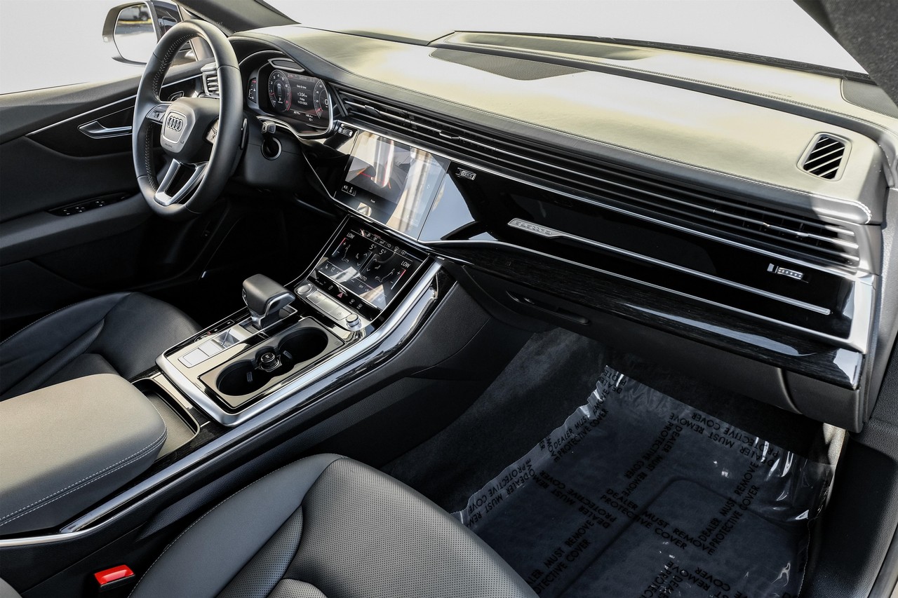 Audi Q8 Vehicle Main Gallery Image 12