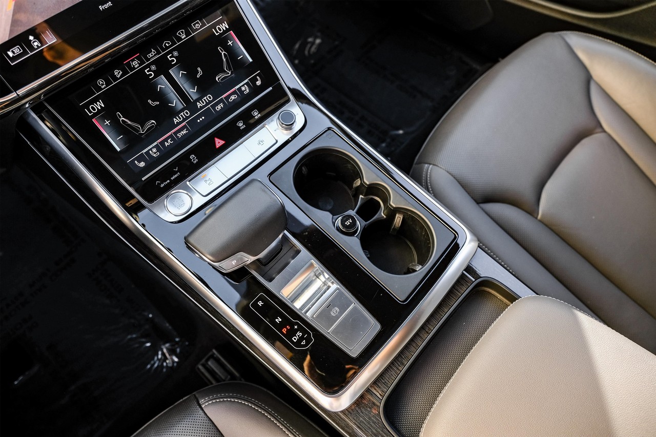 Audi Q8 Vehicle Main Gallery Image 23