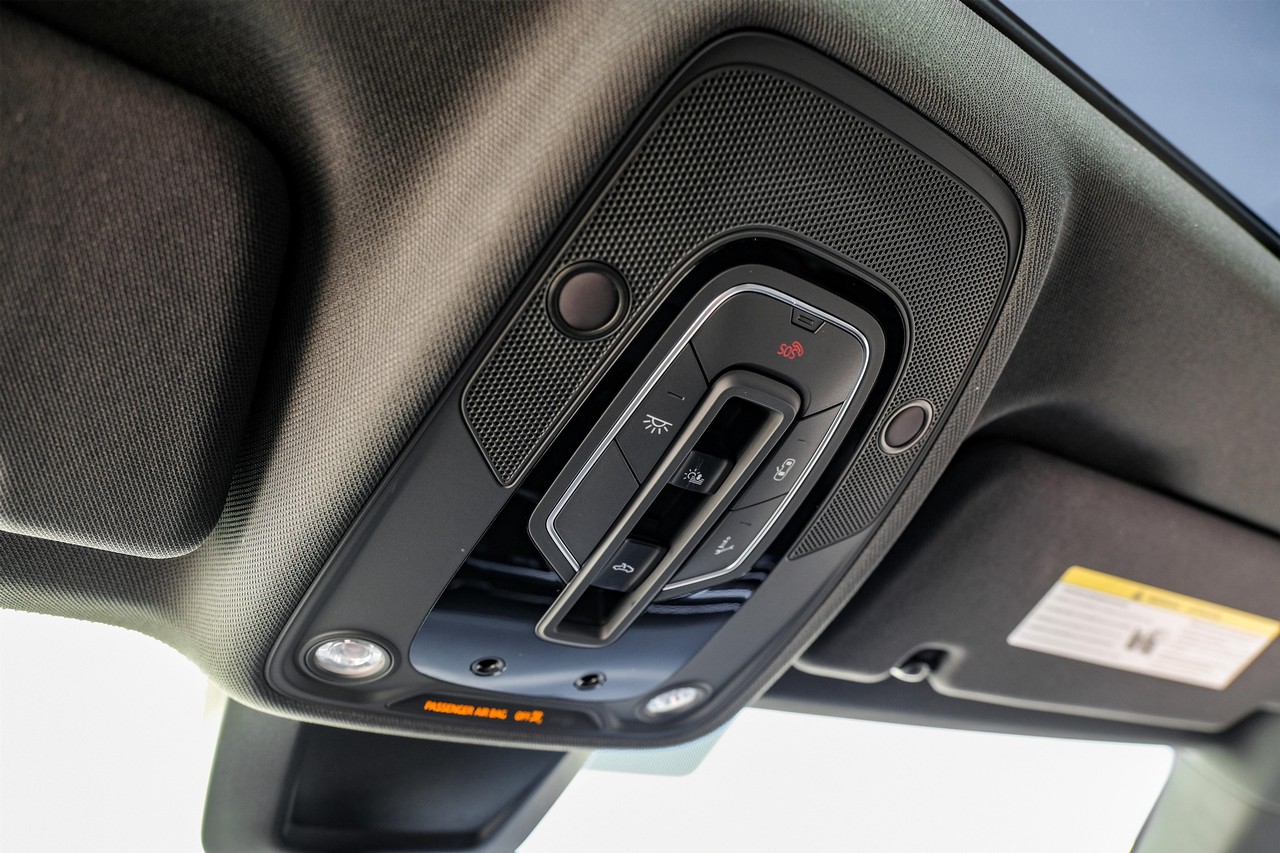 Audi Q8 Vehicle Main Gallery Image 24