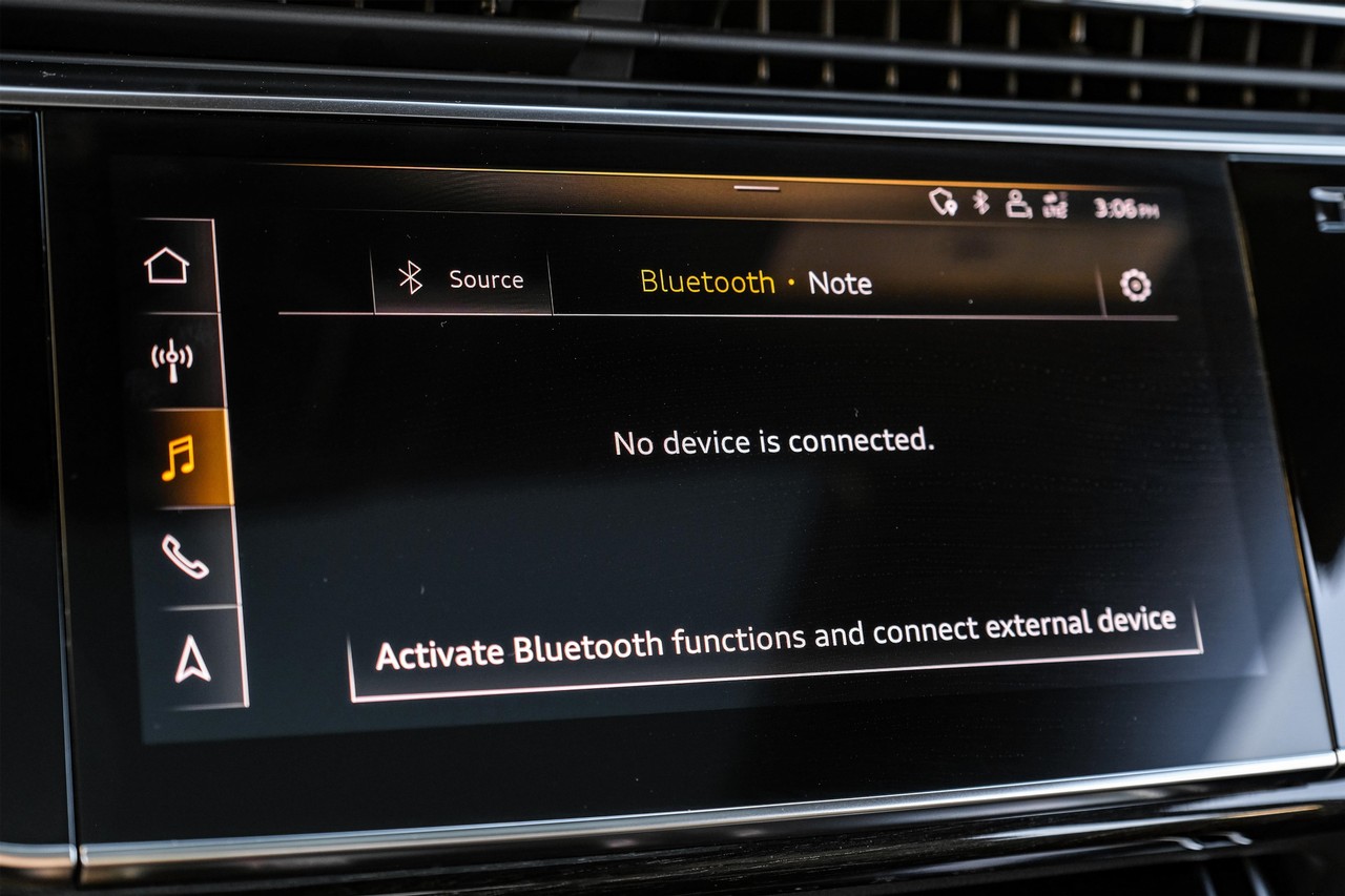 Audi Q8 Vehicle Main Gallery Image 29