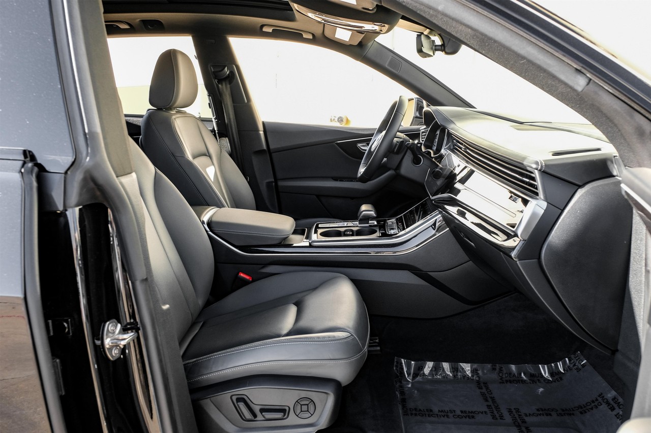 Audi Q8 Vehicle Main Gallery Image 32