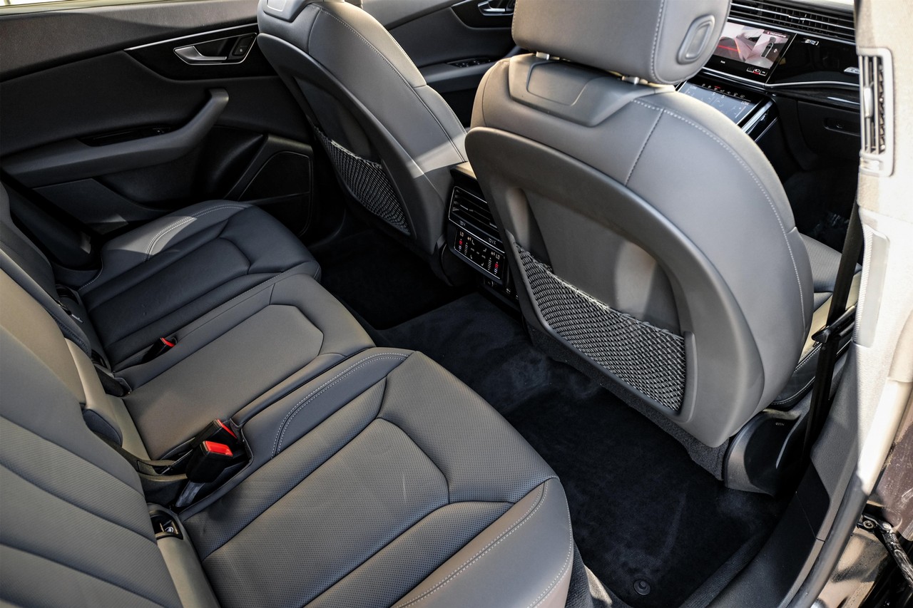 Audi Q8 Vehicle Main Gallery Image 34