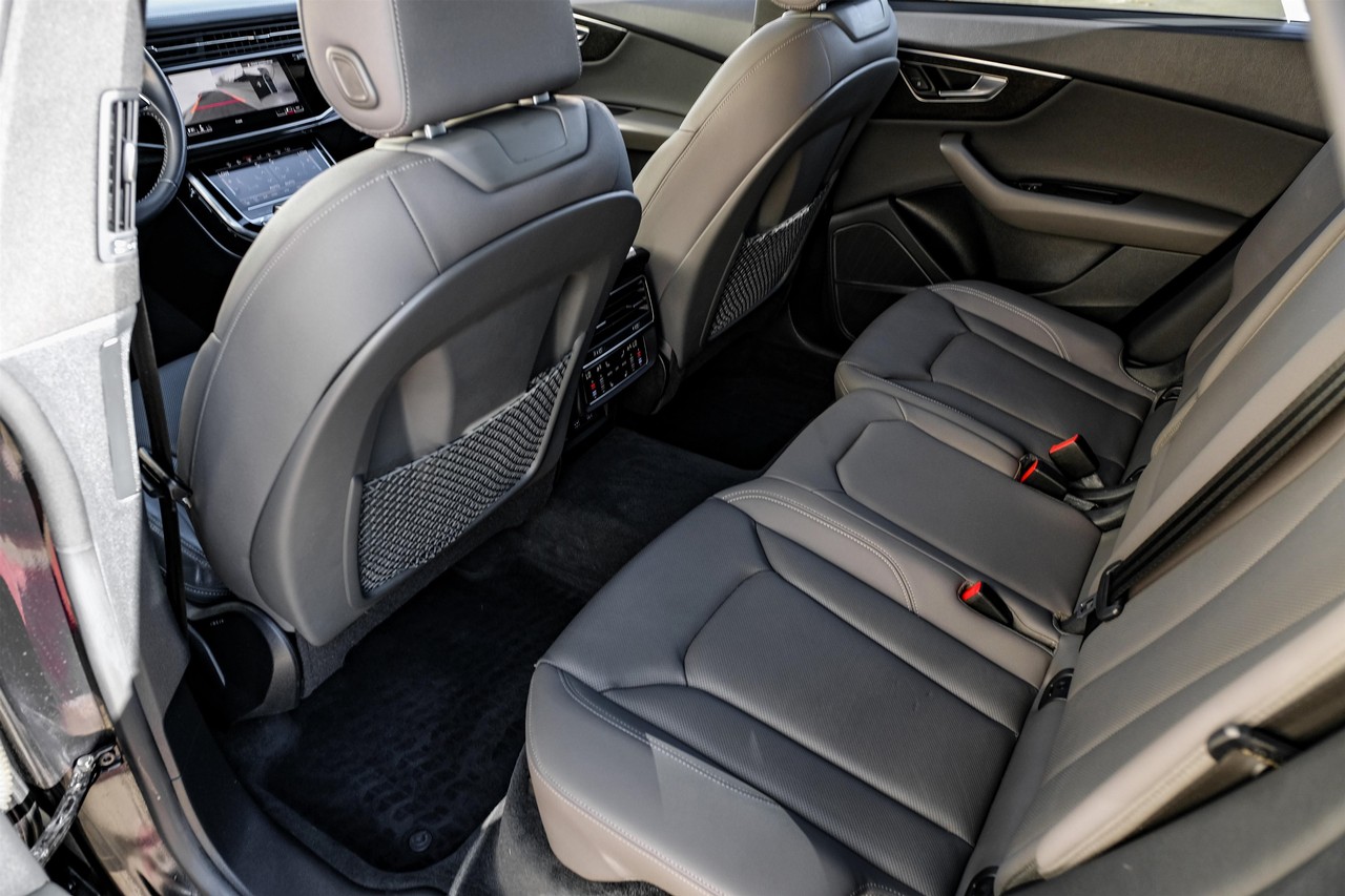 Audi Q8 Vehicle Main Gallery Image 35