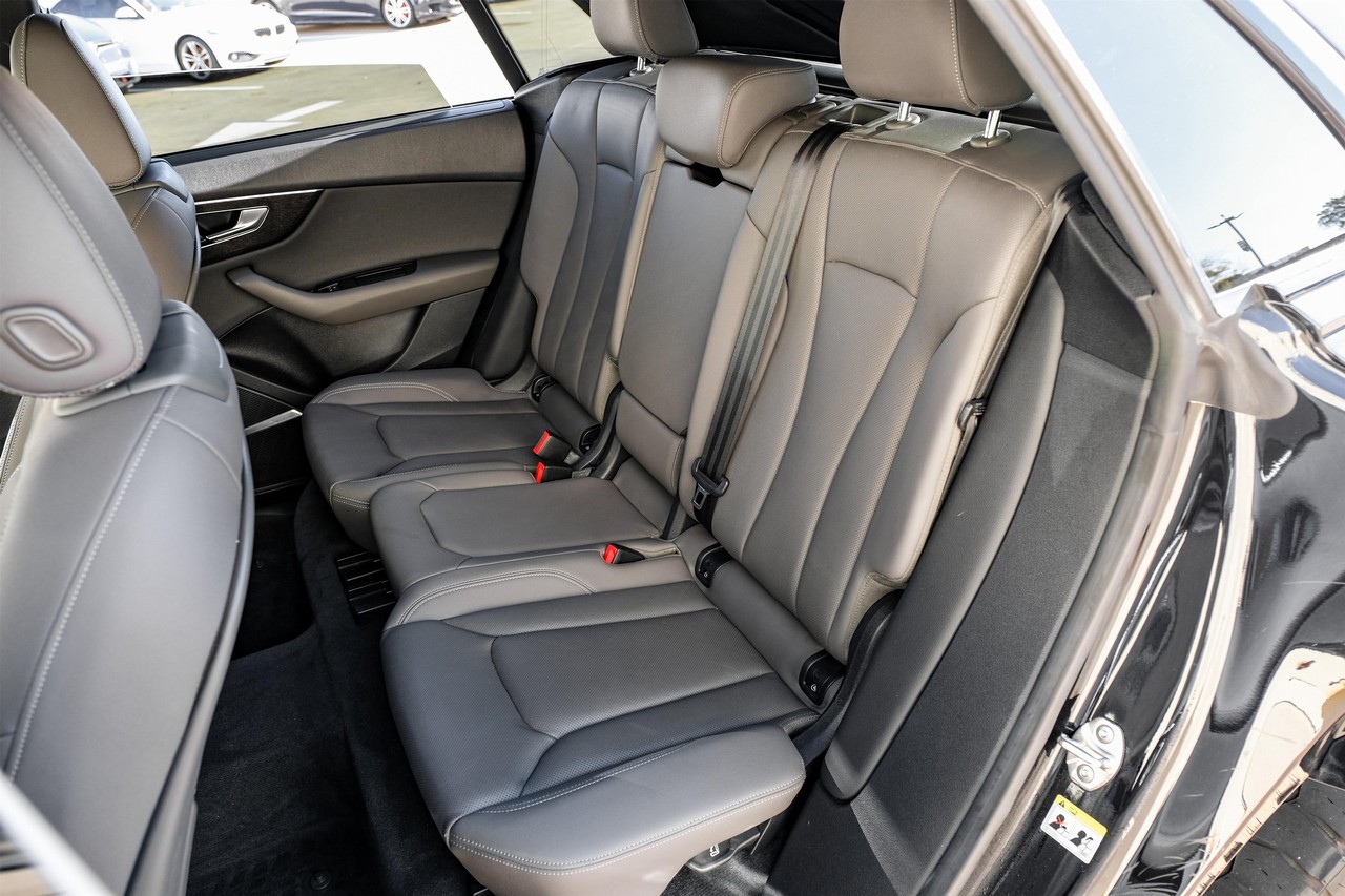 Audi Q8 Vehicle Main Gallery Image 36