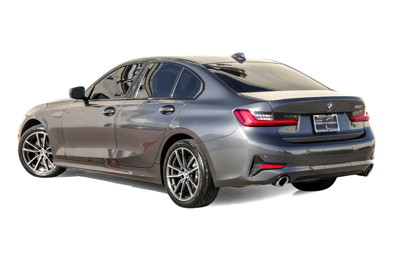 BMW 3 Series Vehicle Main Gallery Image 11