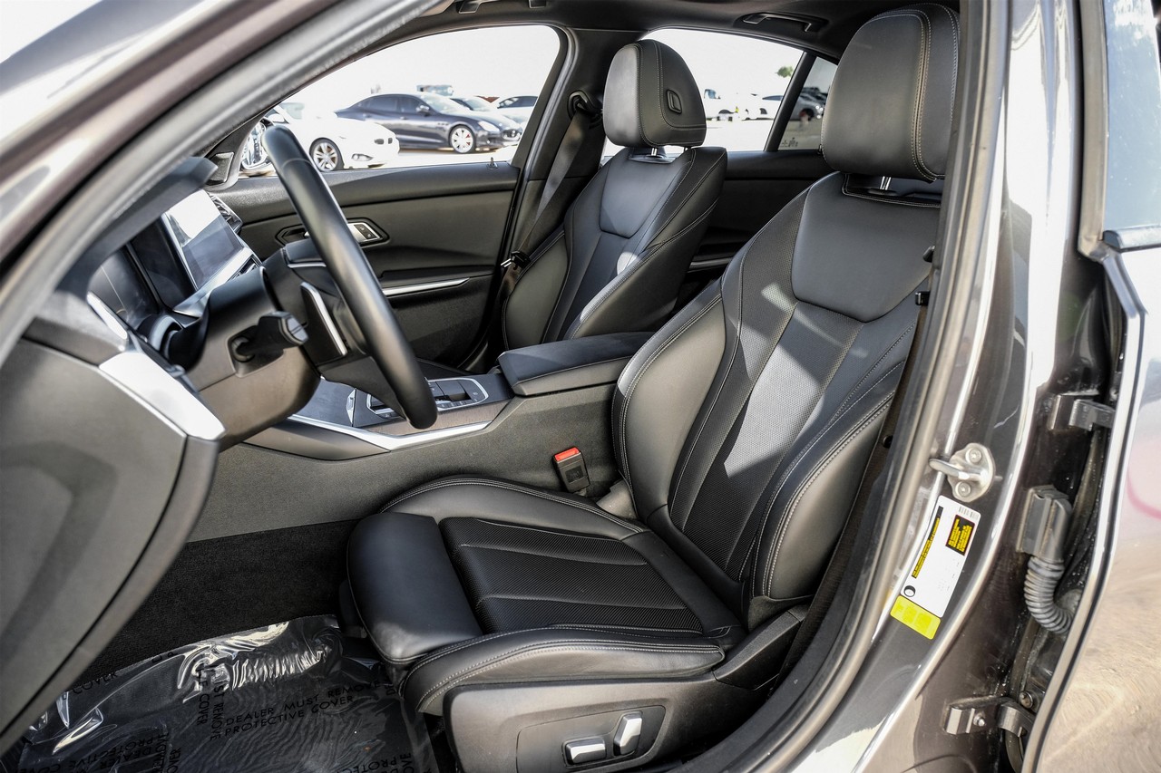 BMW 3 Series Vehicle Main Gallery Image 29