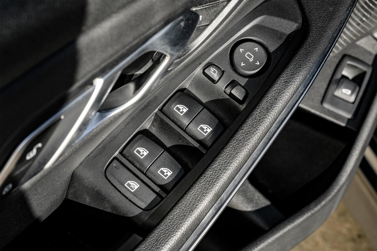 BMW 3 Series Vehicle Main Gallery Image 39