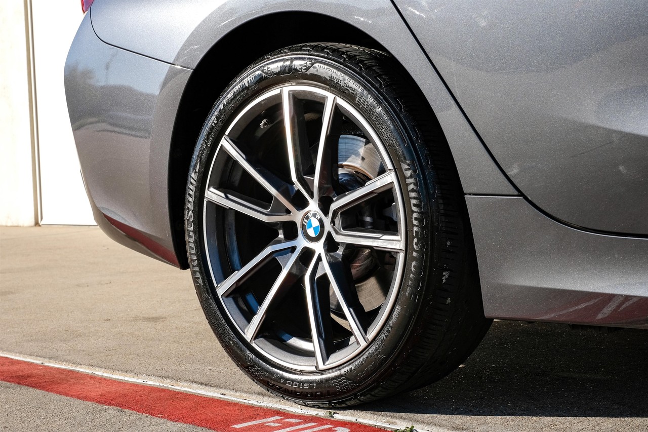 BMW 3 Series Vehicle Main Gallery Image 47