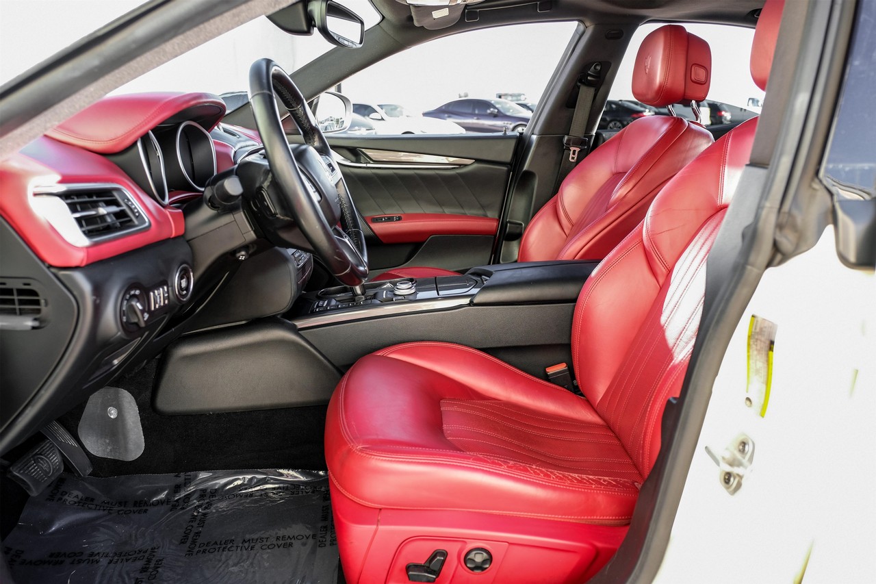 Maserati Ghibli Vehicle Main Gallery Image 04