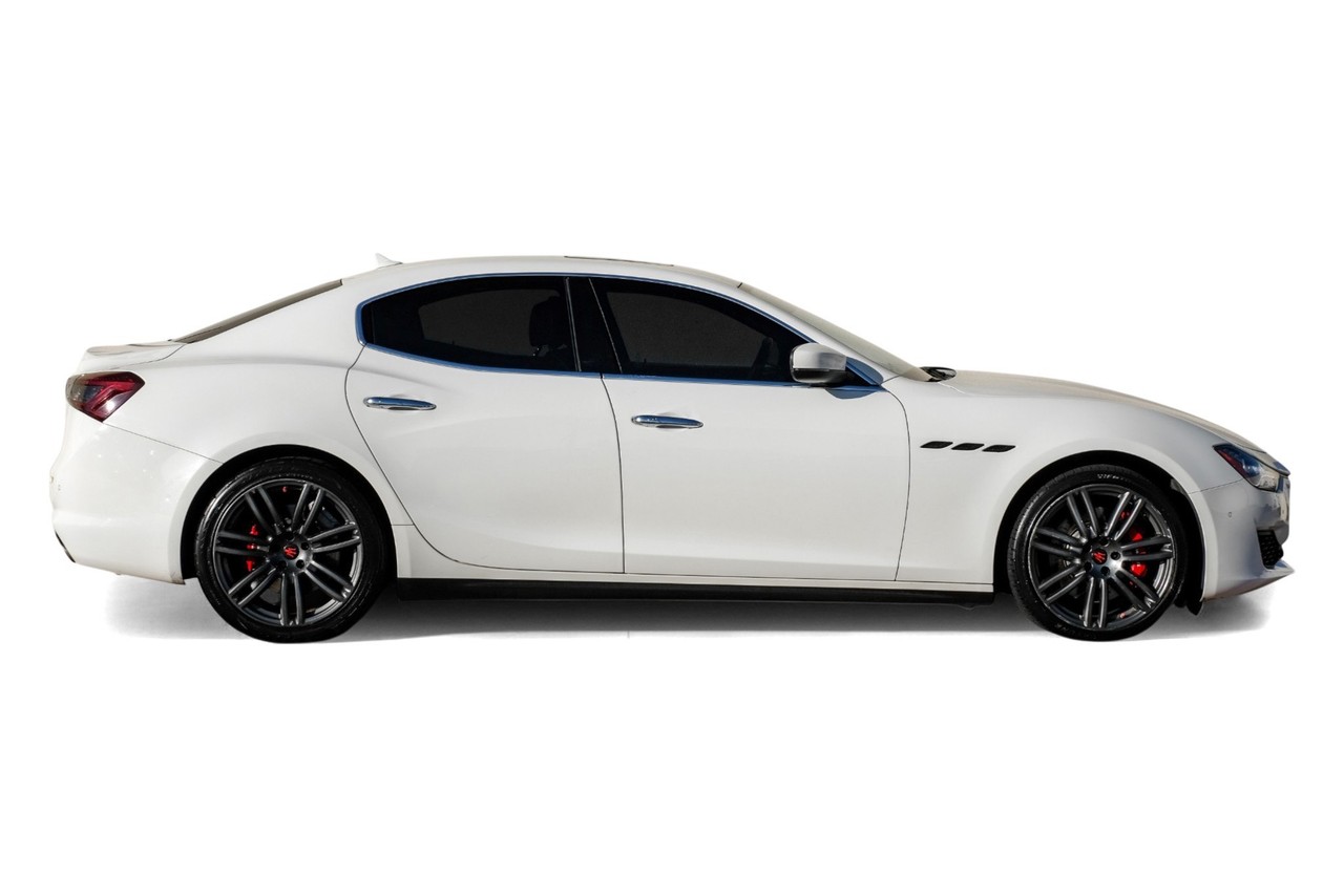 Maserati Ghibli Vehicle Main Gallery Image 08