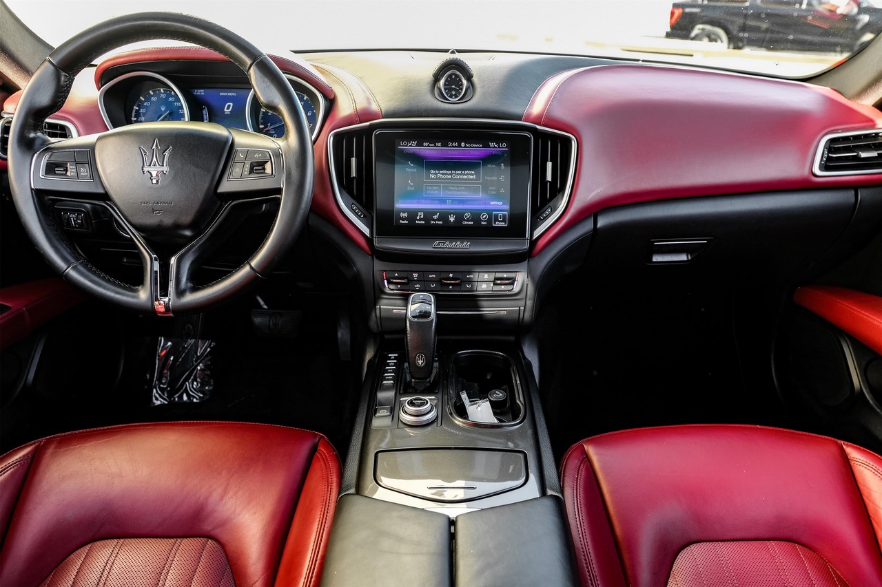 Maserati Ghibli Vehicle Main Gallery Image 15