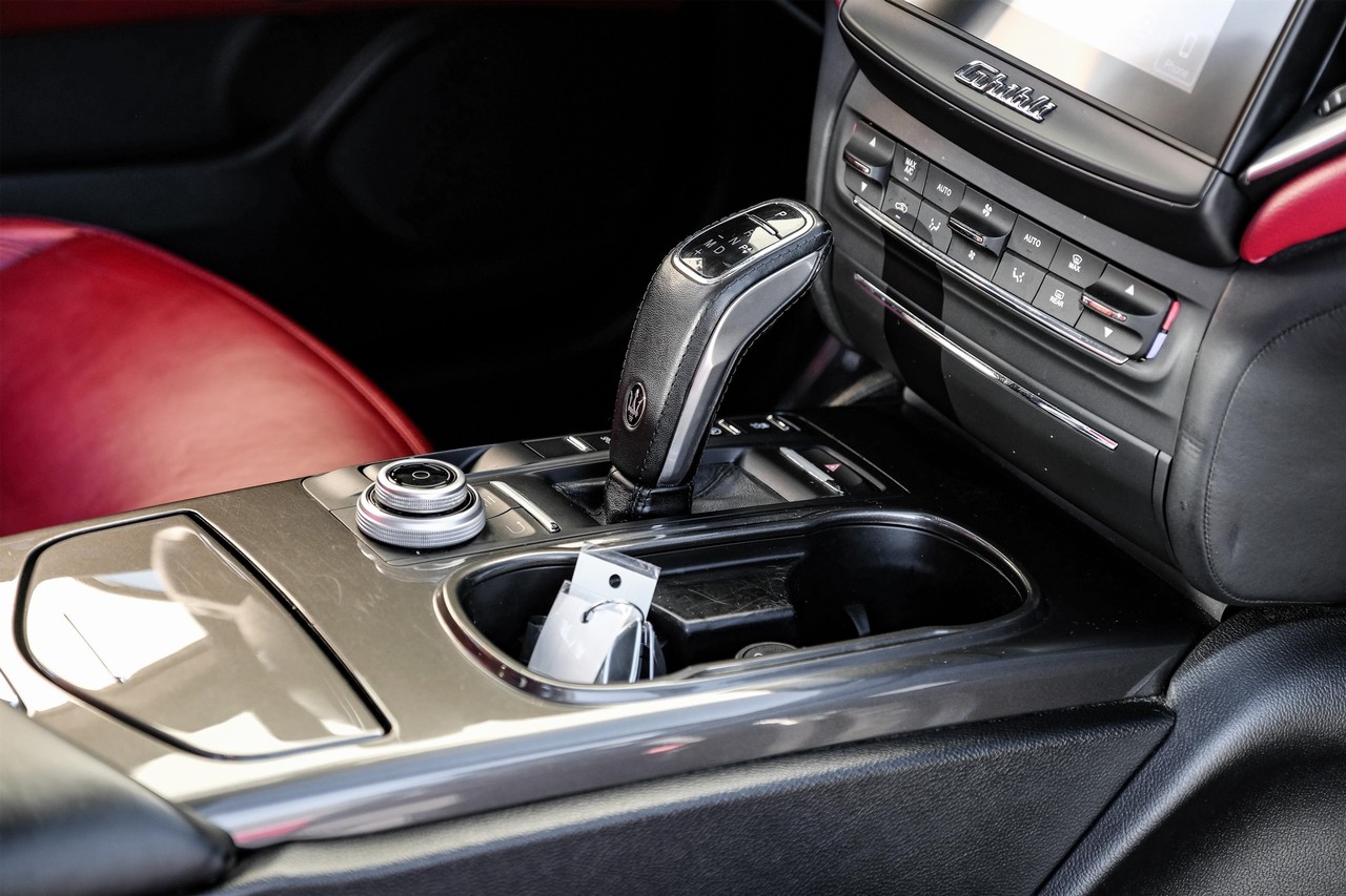 Maserati Ghibli Vehicle Main Gallery Image 23
