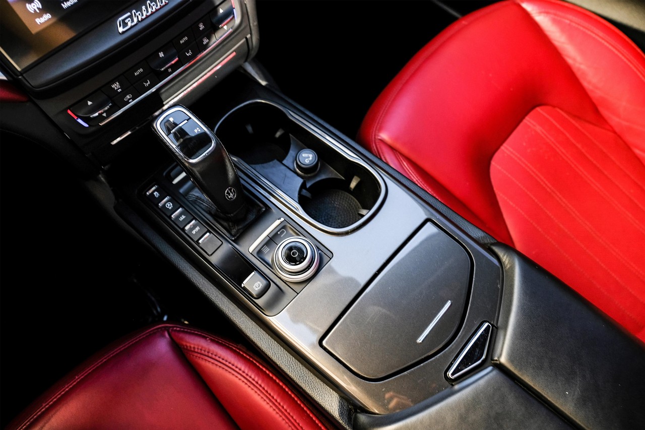 Maserati Ghibli Vehicle Main Gallery Image 24