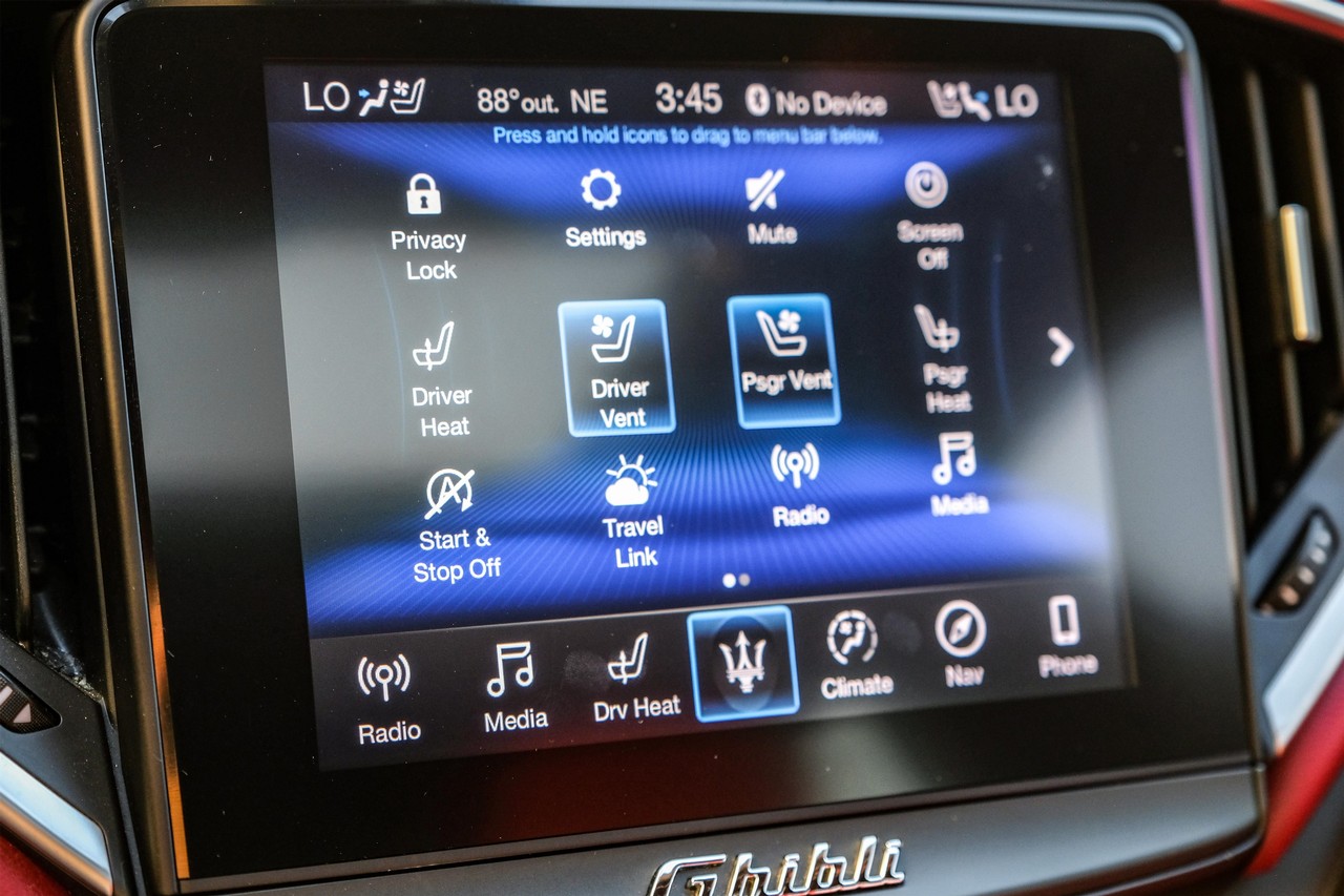 Maserati Ghibli Vehicle Main Gallery Image 30