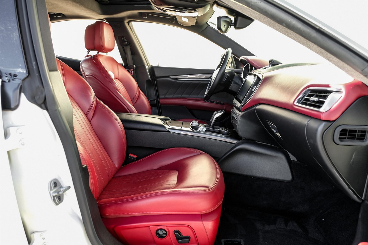 Maserati Ghibli Vehicle Main Gallery Image 33