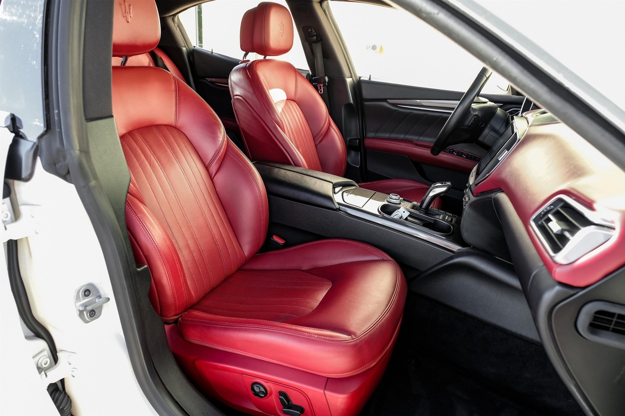 Maserati Ghibli Vehicle Main Gallery Image 34