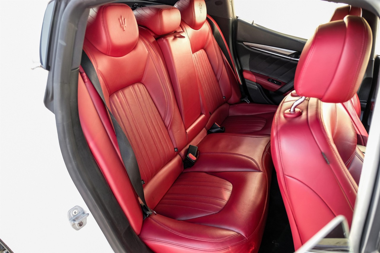 Maserati Ghibli Vehicle Main Gallery Image 35