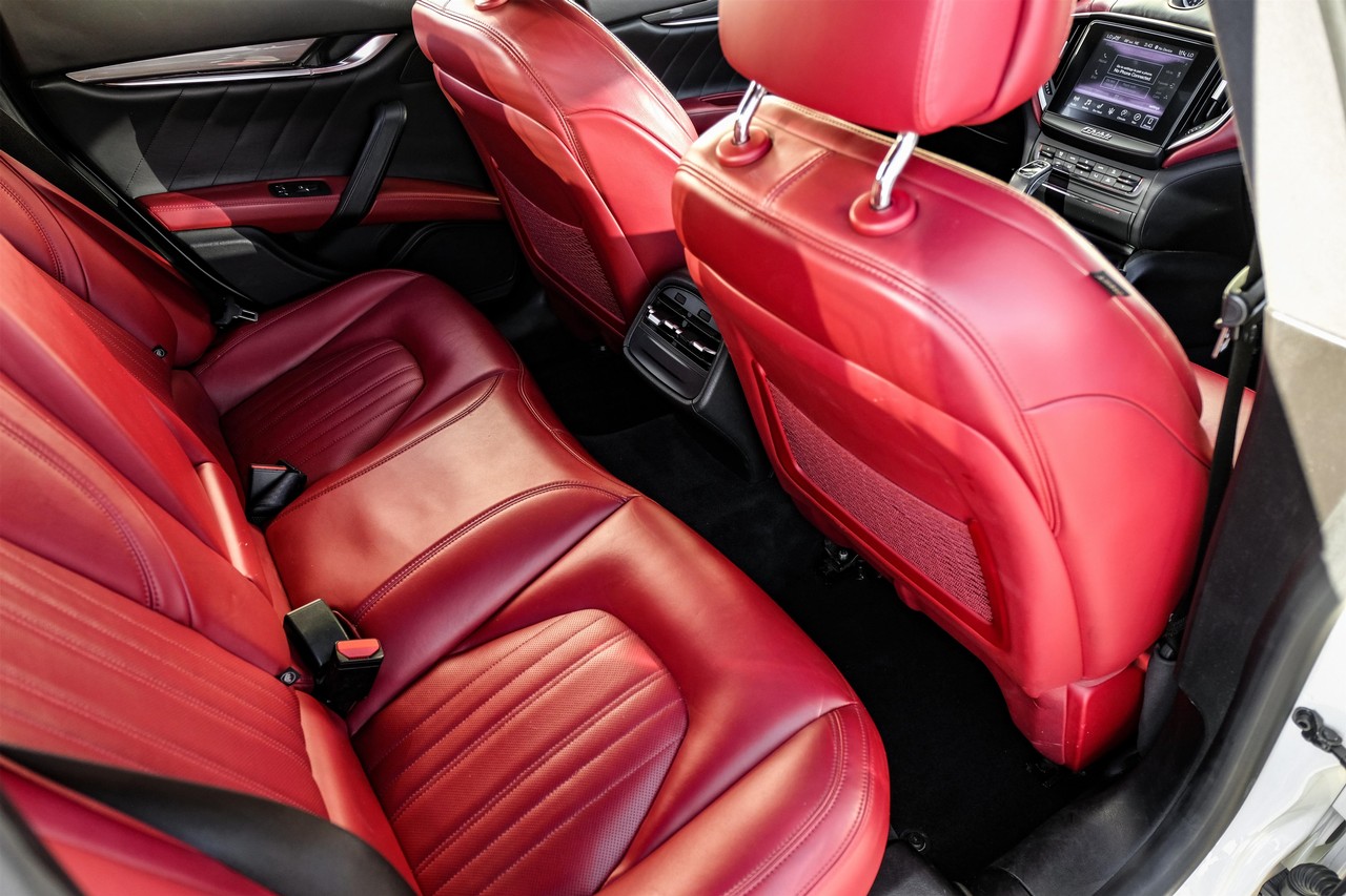 Maserati Ghibli Vehicle Main Gallery Image 36