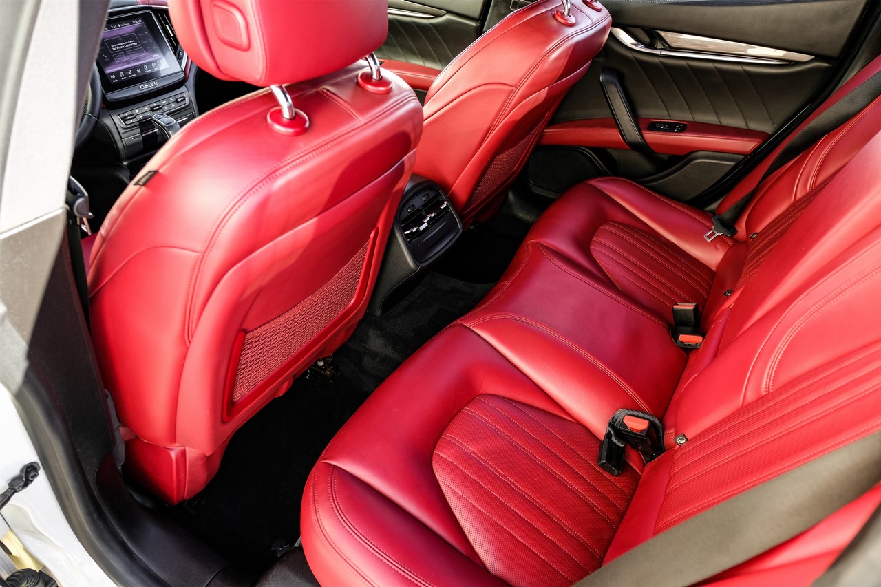 Maserati Ghibli Vehicle Main Gallery Image 37