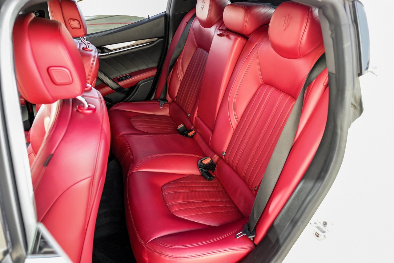 Maserati Ghibli Vehicle Main Gallery Image 38