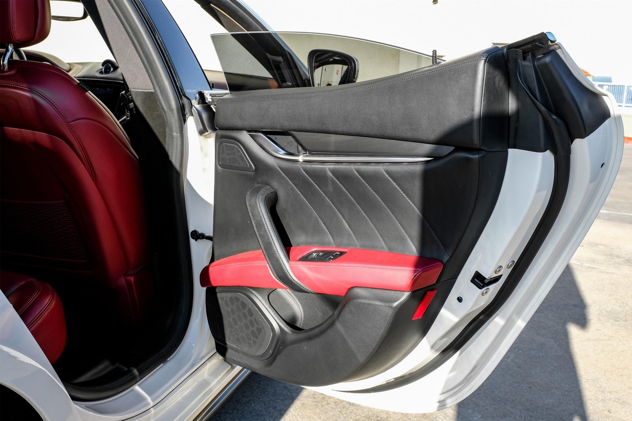 Maserati Ghibli Vehicle Main Gallery Image 45