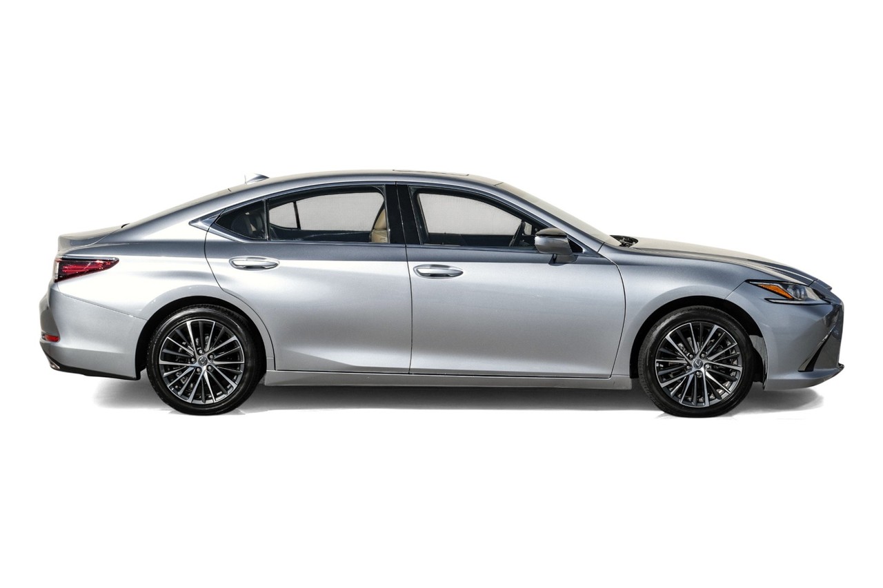 Lexus ES 350 Vehicle Main Gallery Image 08