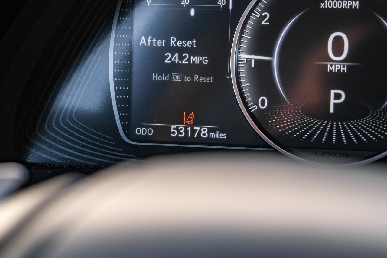 Lexus ES 350 Vehicle Main Gallery Image 20