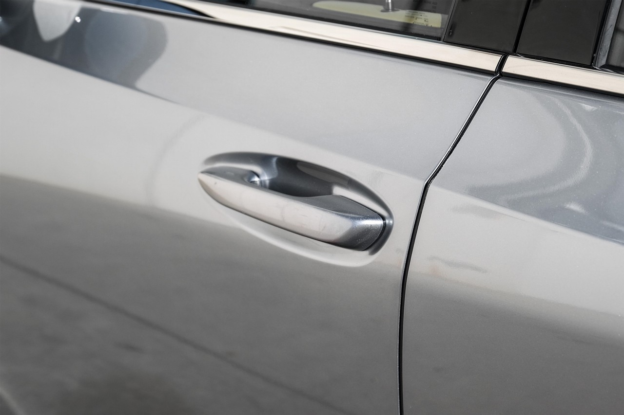 Lexus ES 350 Vehicle Main Gallery Image 45