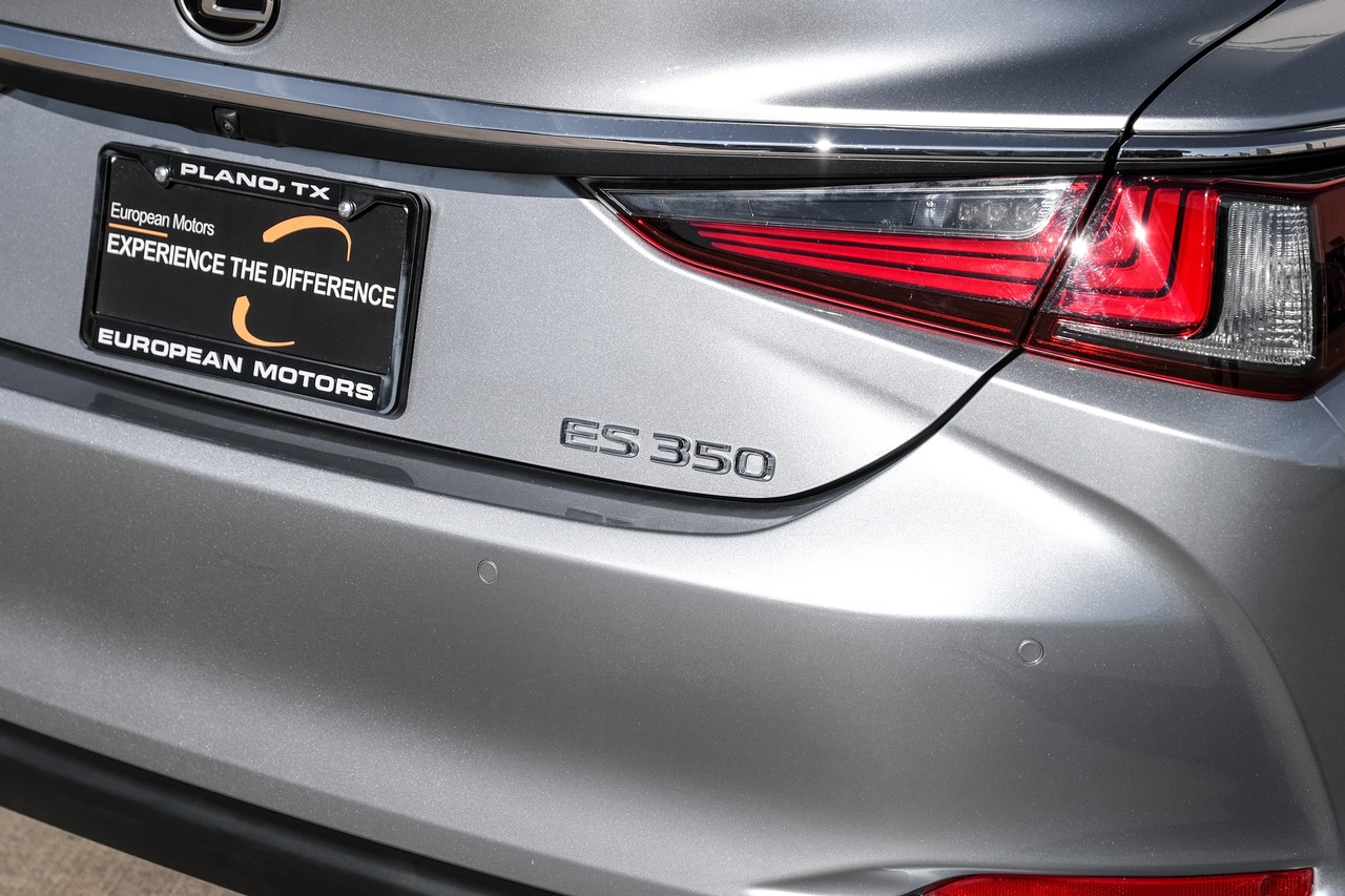 Lexus ES 350 Vehicle Main Gallery Image 49