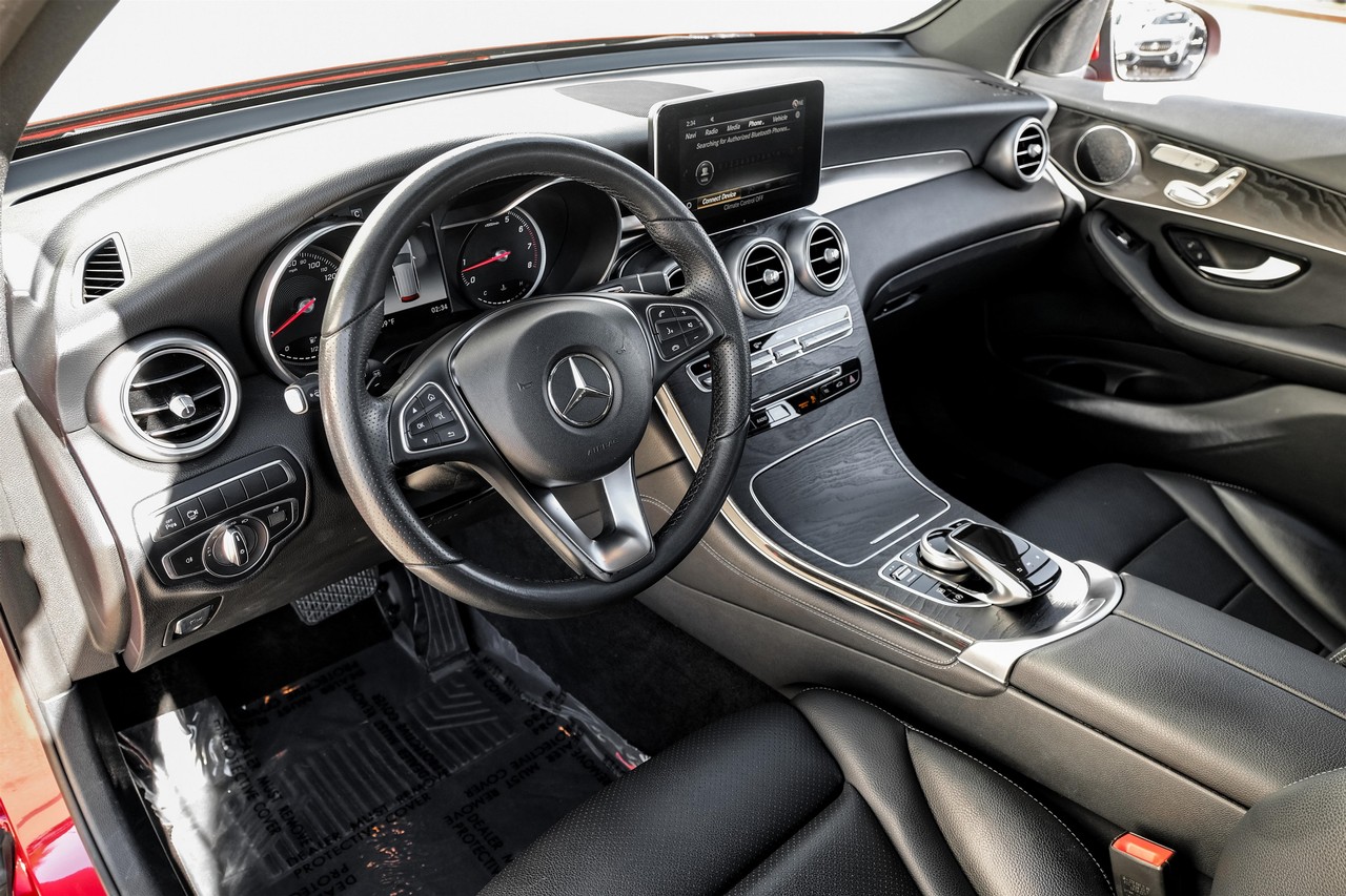 Mercedes-Benz GLC Vehicle Main Gallery Image 03