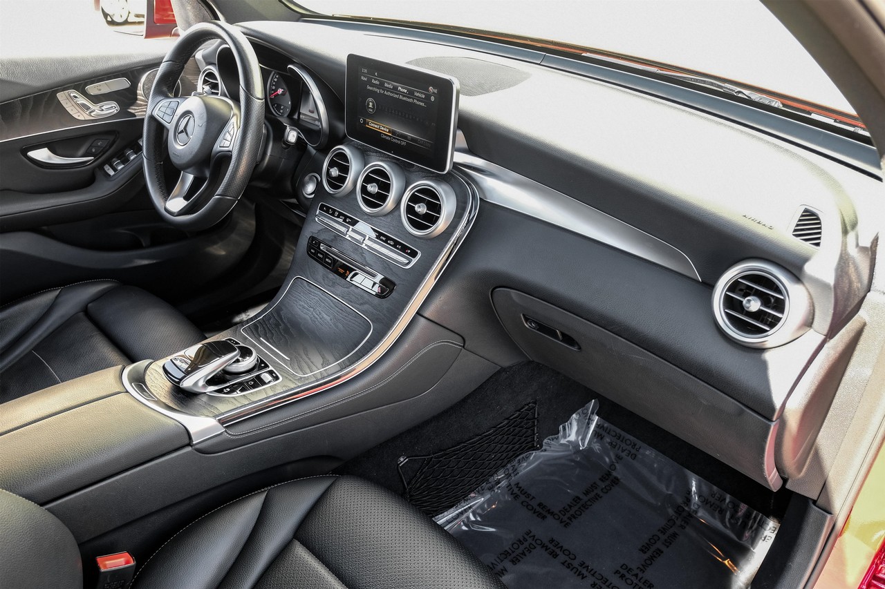 Mercedes-Benz GLC Vehicle Main Gallery Image 13