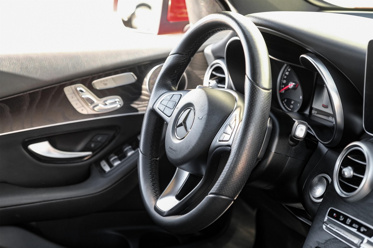 Mercedes-Benz GLC Vehicle Main Gallery Image 14