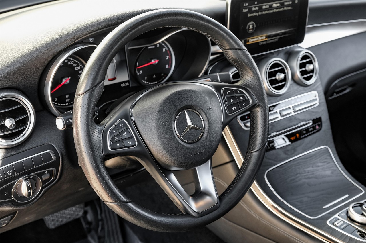Mercedes-Benz GLC Vehicle Main Gallery Image 16