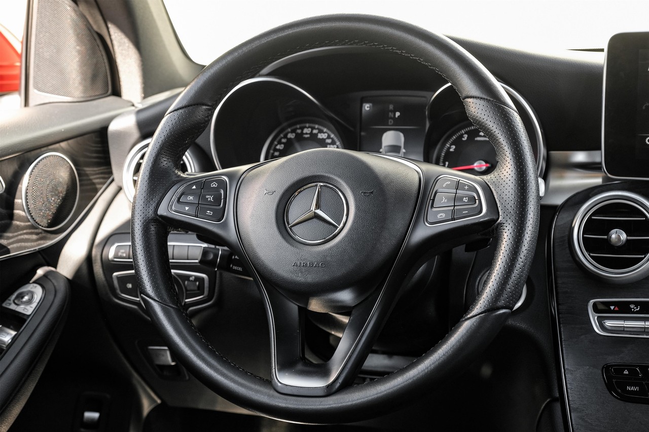 Mercedes-Benz GLC Vehicle Main Gallery Image 17