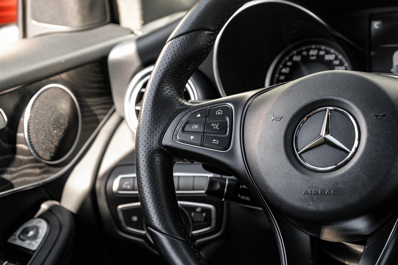 Mercedes-Benz GLC Vehicle Main Gallery Image 18