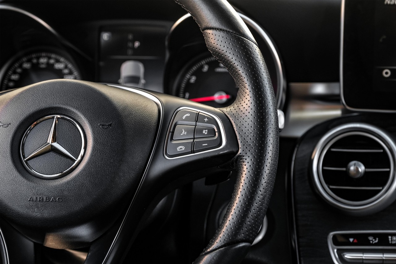 Mercedes-Benz GLC Vehicle Main Gallery Image 19