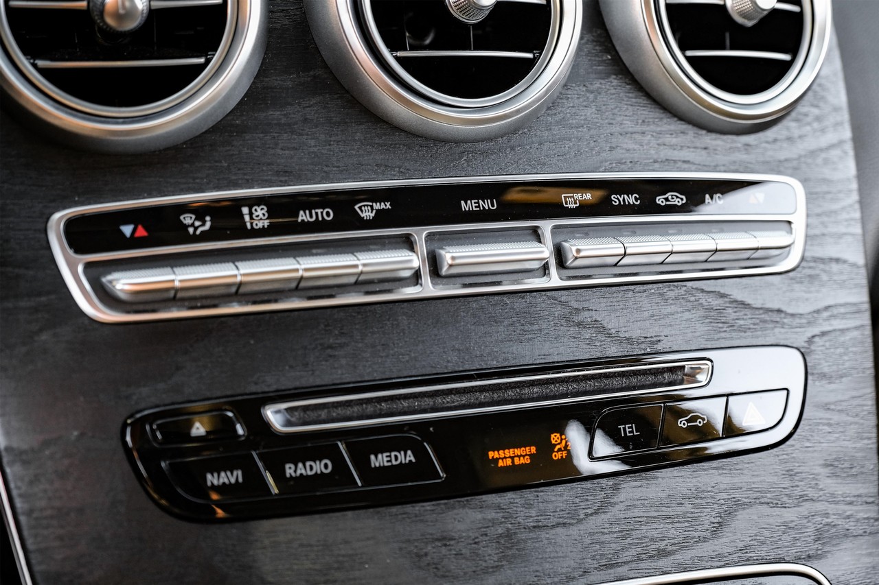 Mercedes-Benz GLC Vehicle Main Gallery Image 26