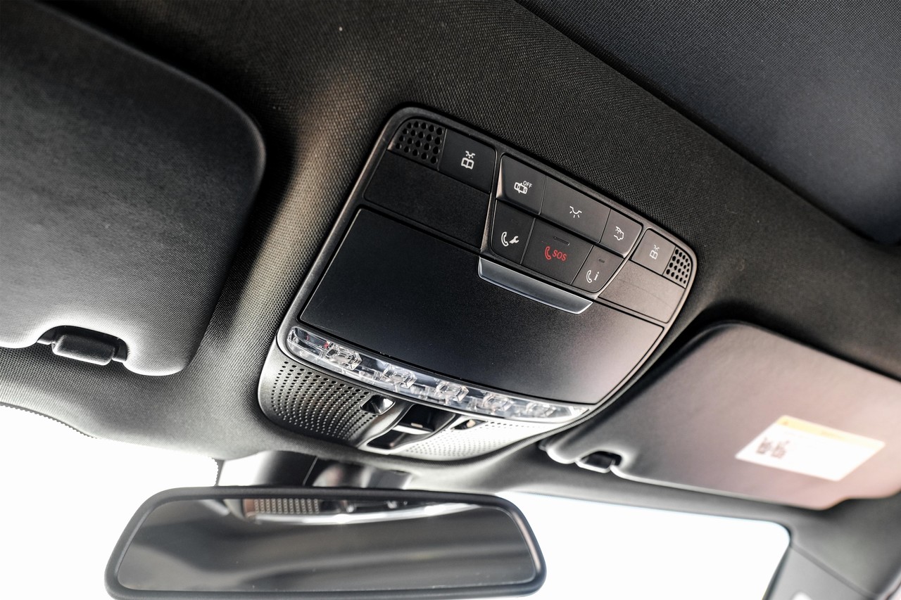 Mercedes-Benz GLC Vehicle Main Gallery Image 27