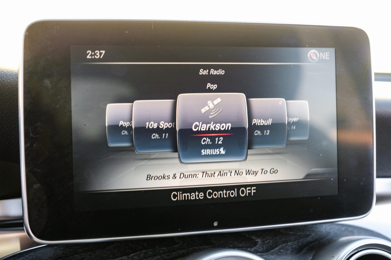 Mercedes-Benz GLC Vehicle Main Gallery Image 29